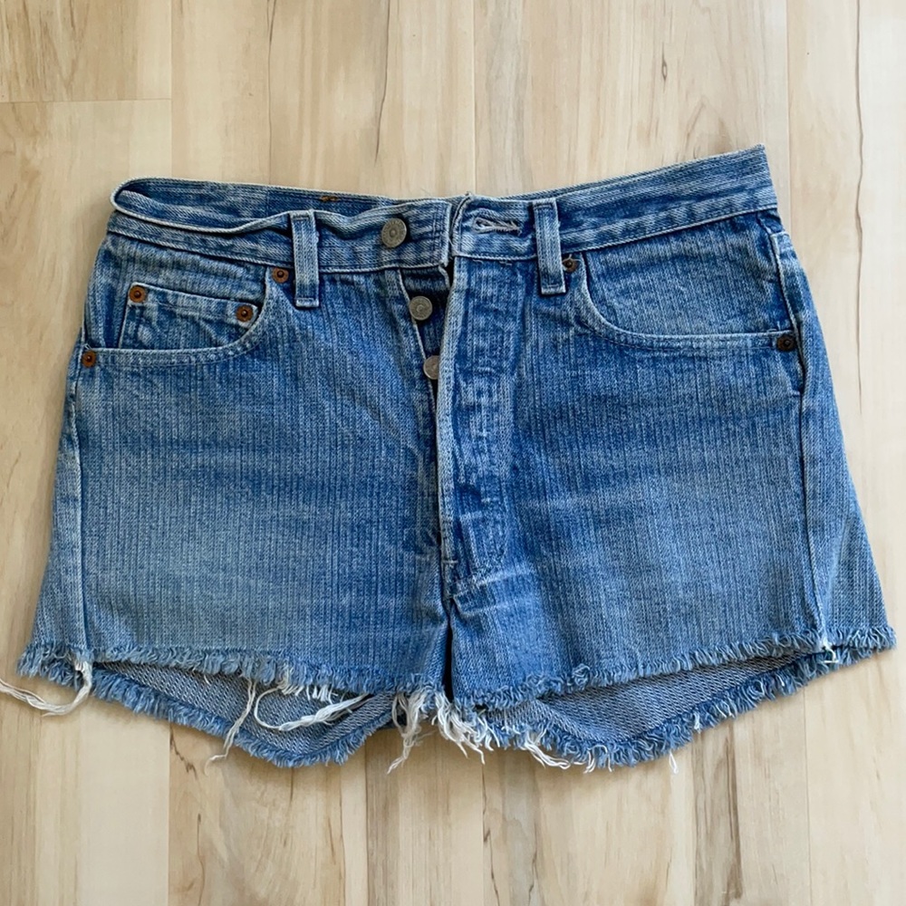 Vintage Levi Denim Shorts Sz 27